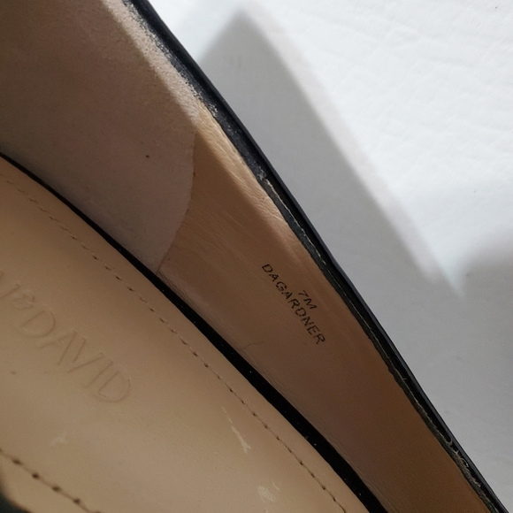 Joan & David Black Patent Leather Heels Bow Detail Flower Petal Cut Outs Size 7 - Picture 9 of 15